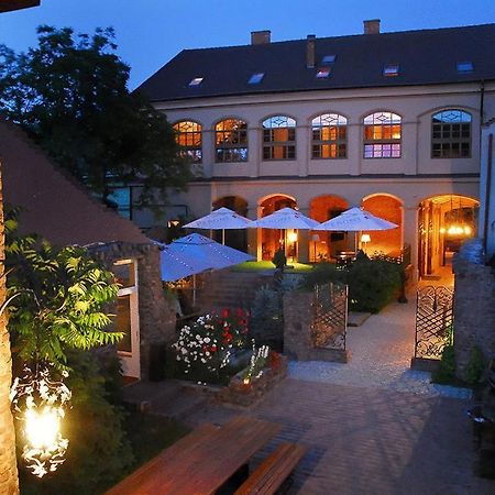 Hotel Poesis Сату-Маре Экстерьер фото