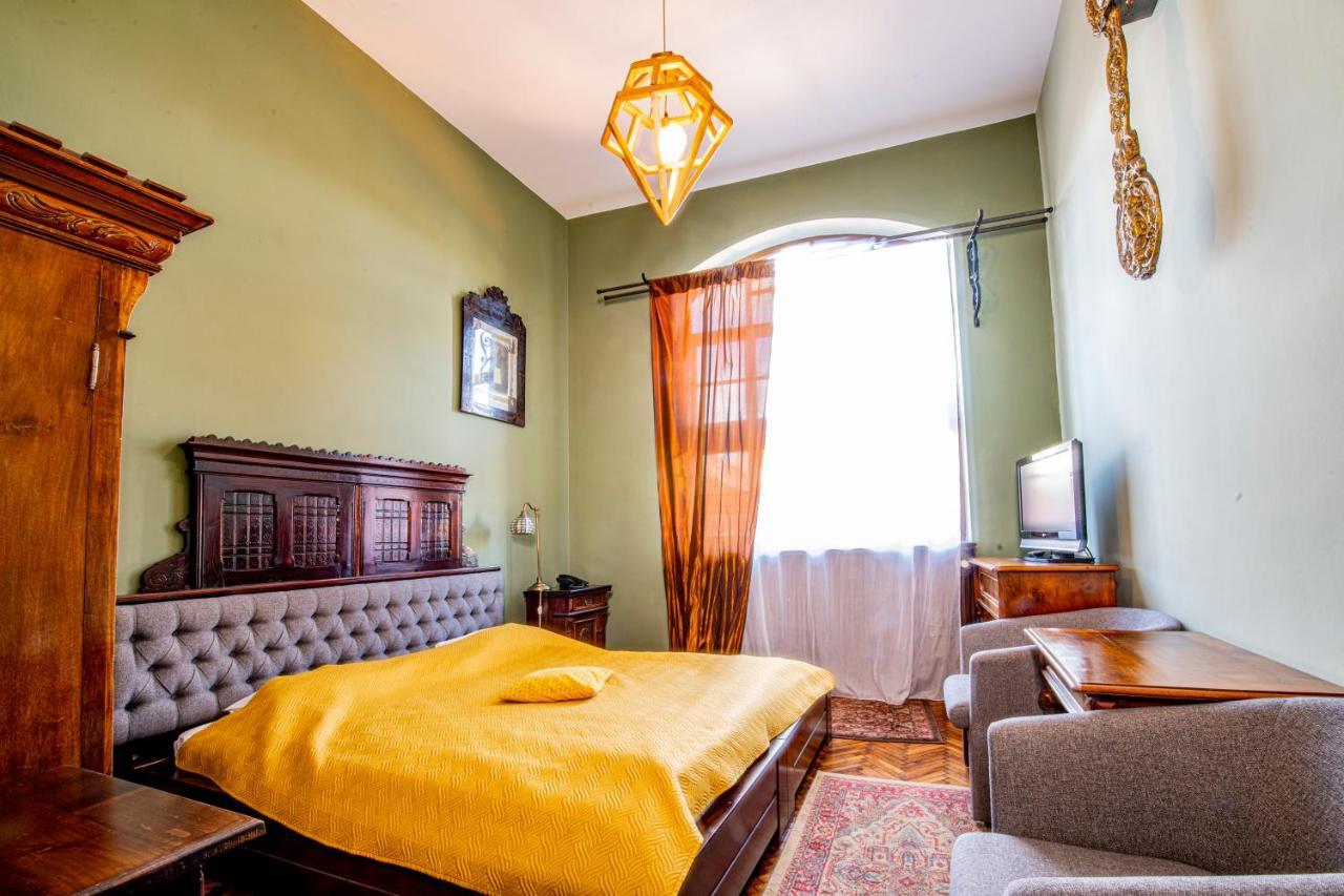 Hotel Poesis Сату-Маре Экстерьер фото